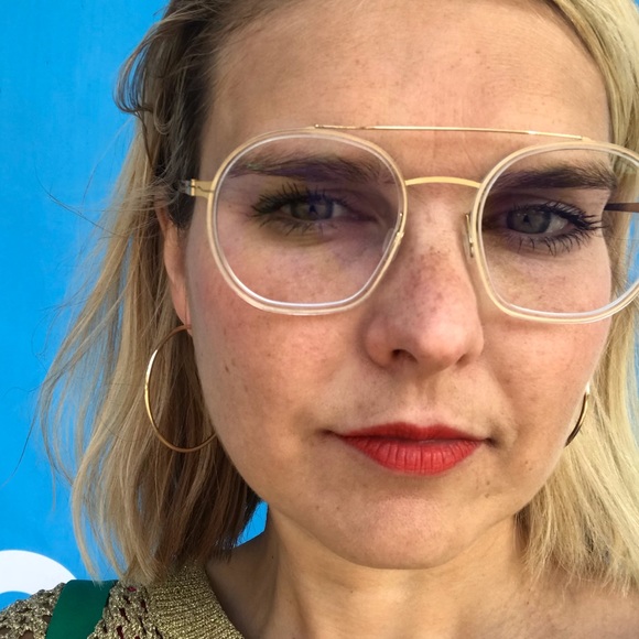 Meet your Posher, Bridget - Picture 2 of 3